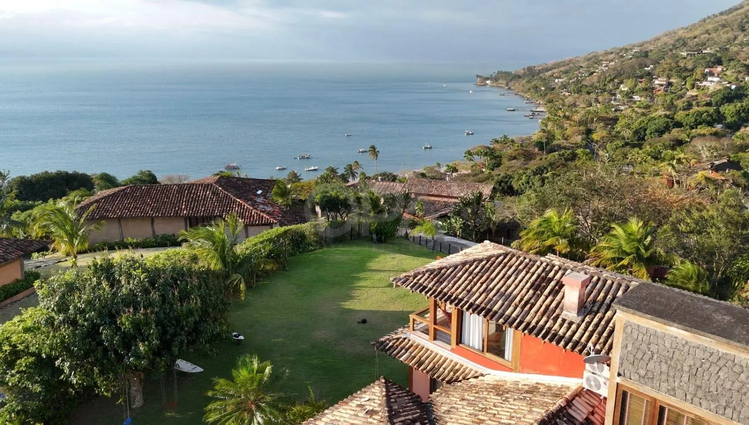 Casa com vista espetacular na Praia da Armação – Ilhabela/SP — foto 1
